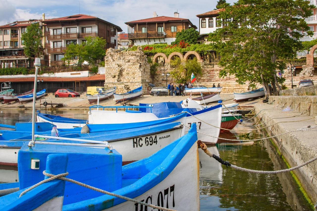 Nesebar cozy Studio 302b Apartment Bagian luar foto
